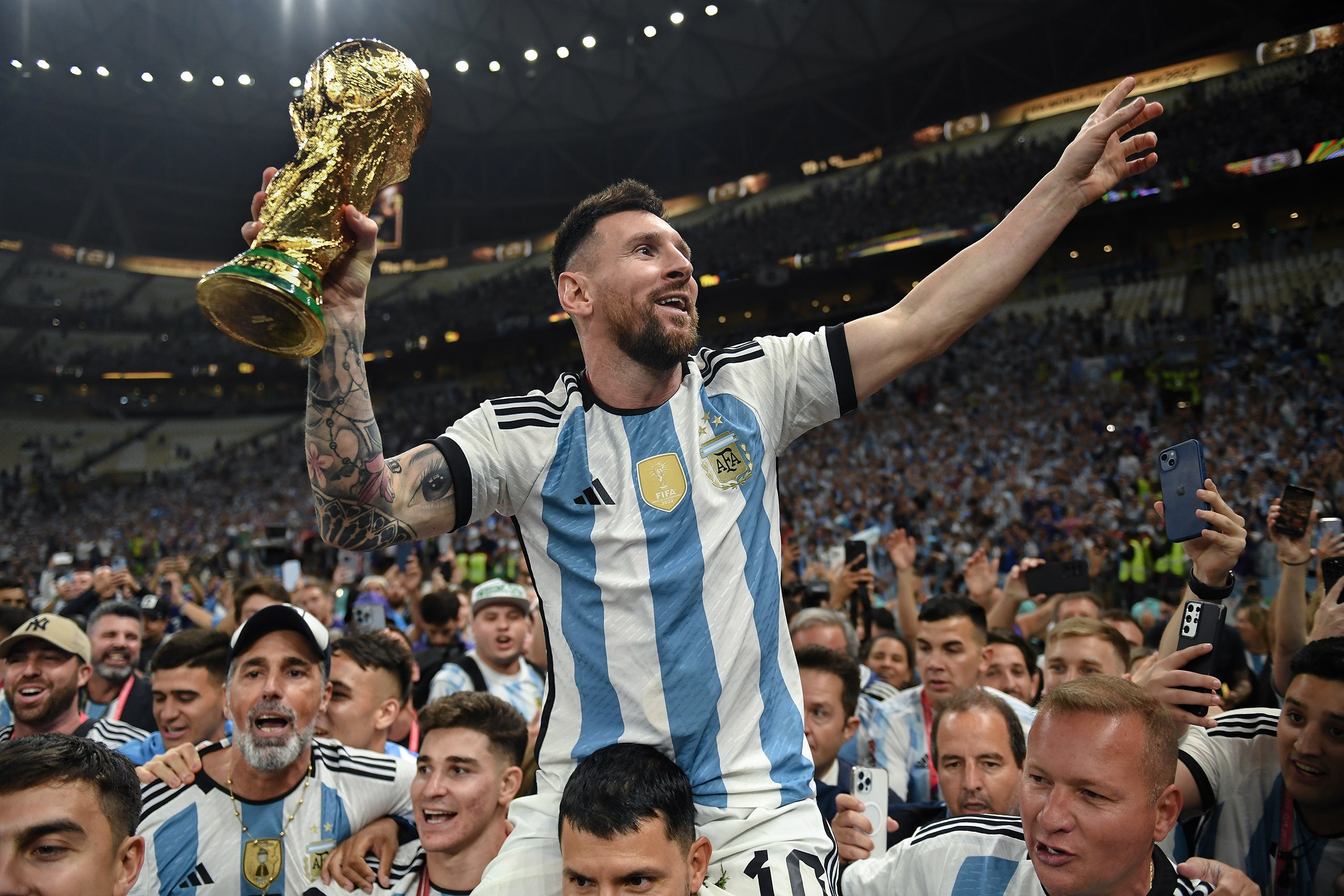 Messi iconic lift