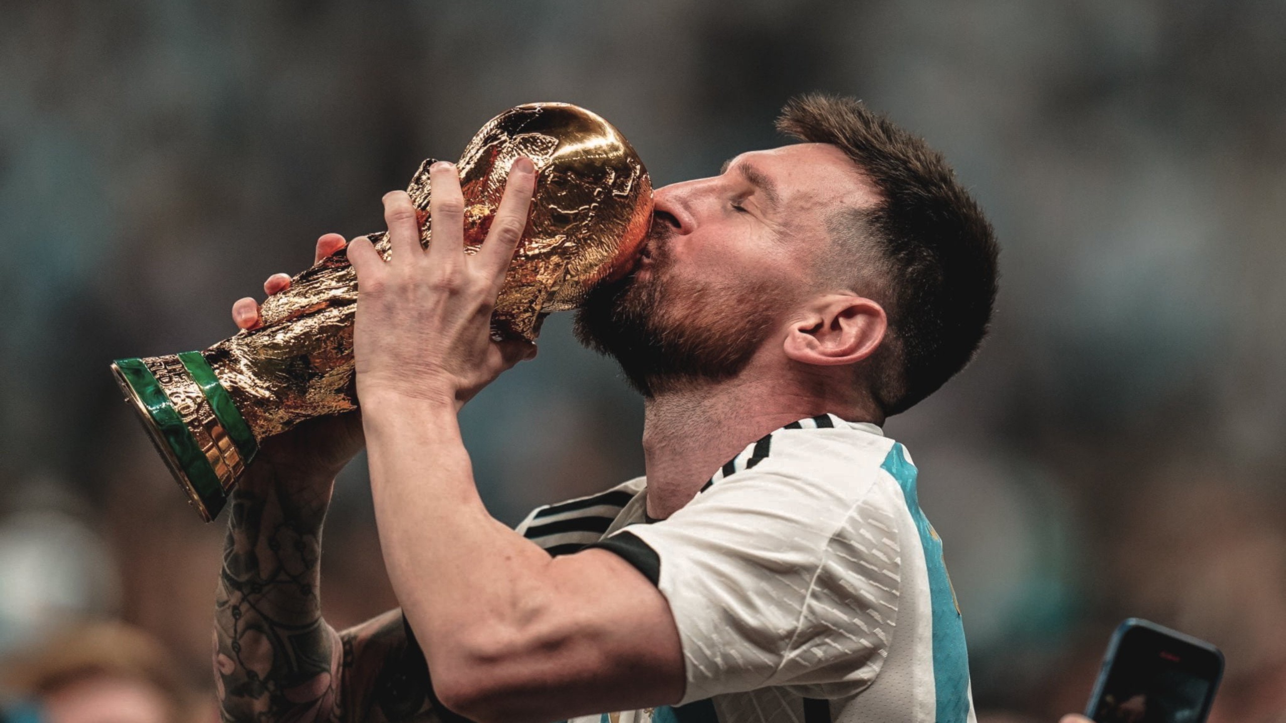 messi kiss world cup 0026