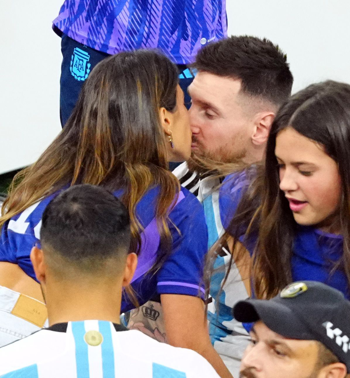 messi kiss world cup 0032