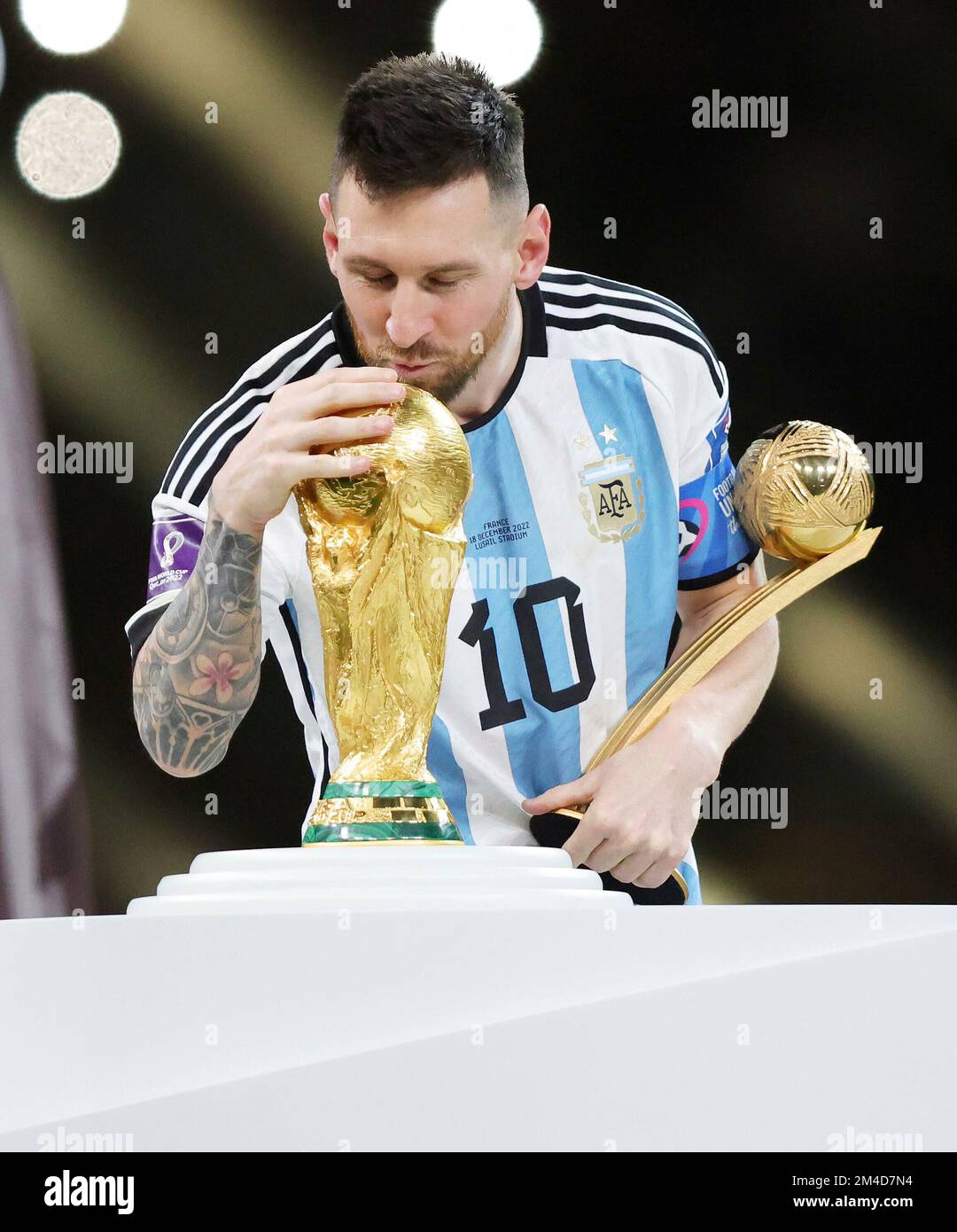 messi kiss world cup 0045