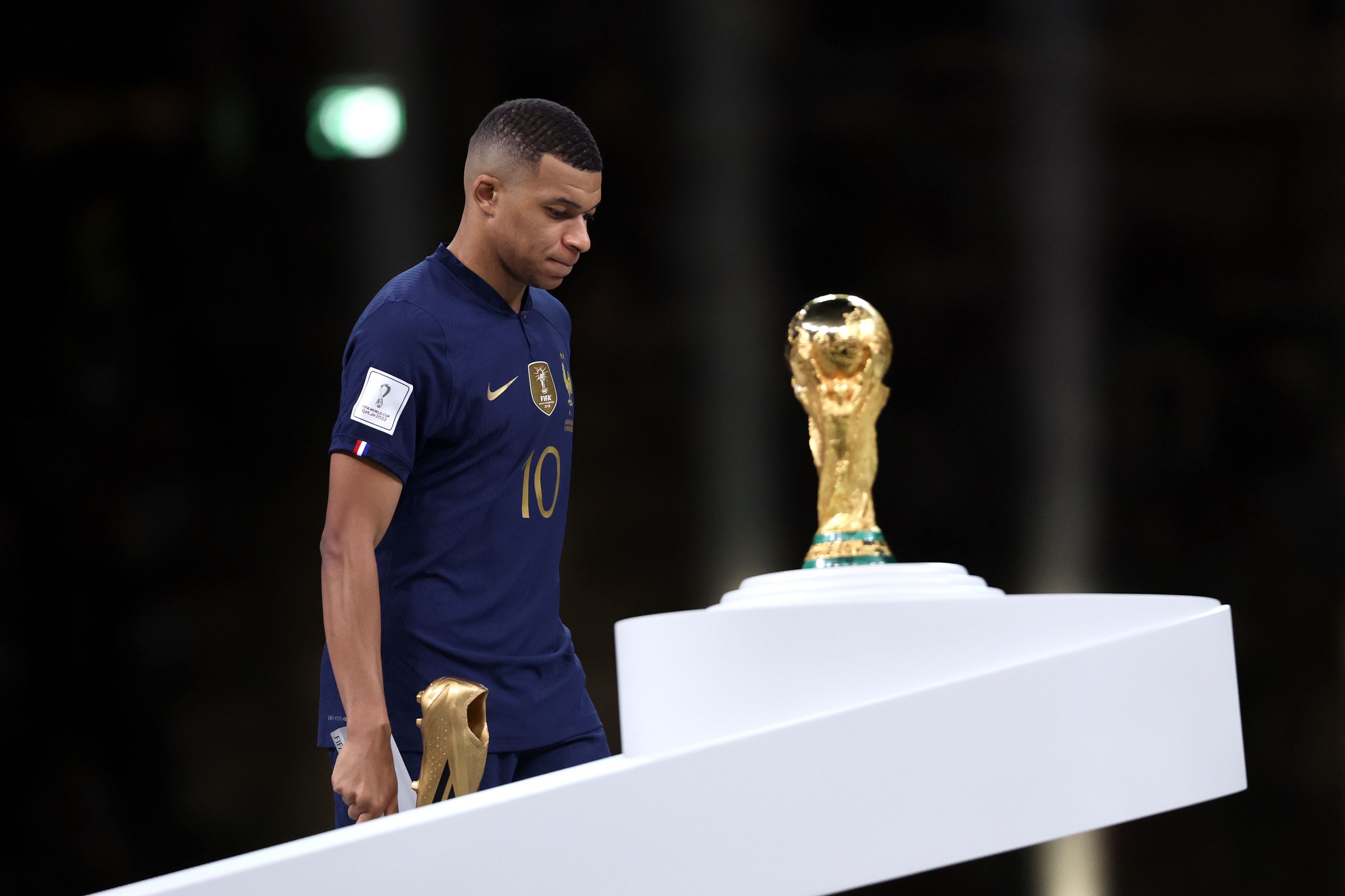 messi kiss world cup 0046