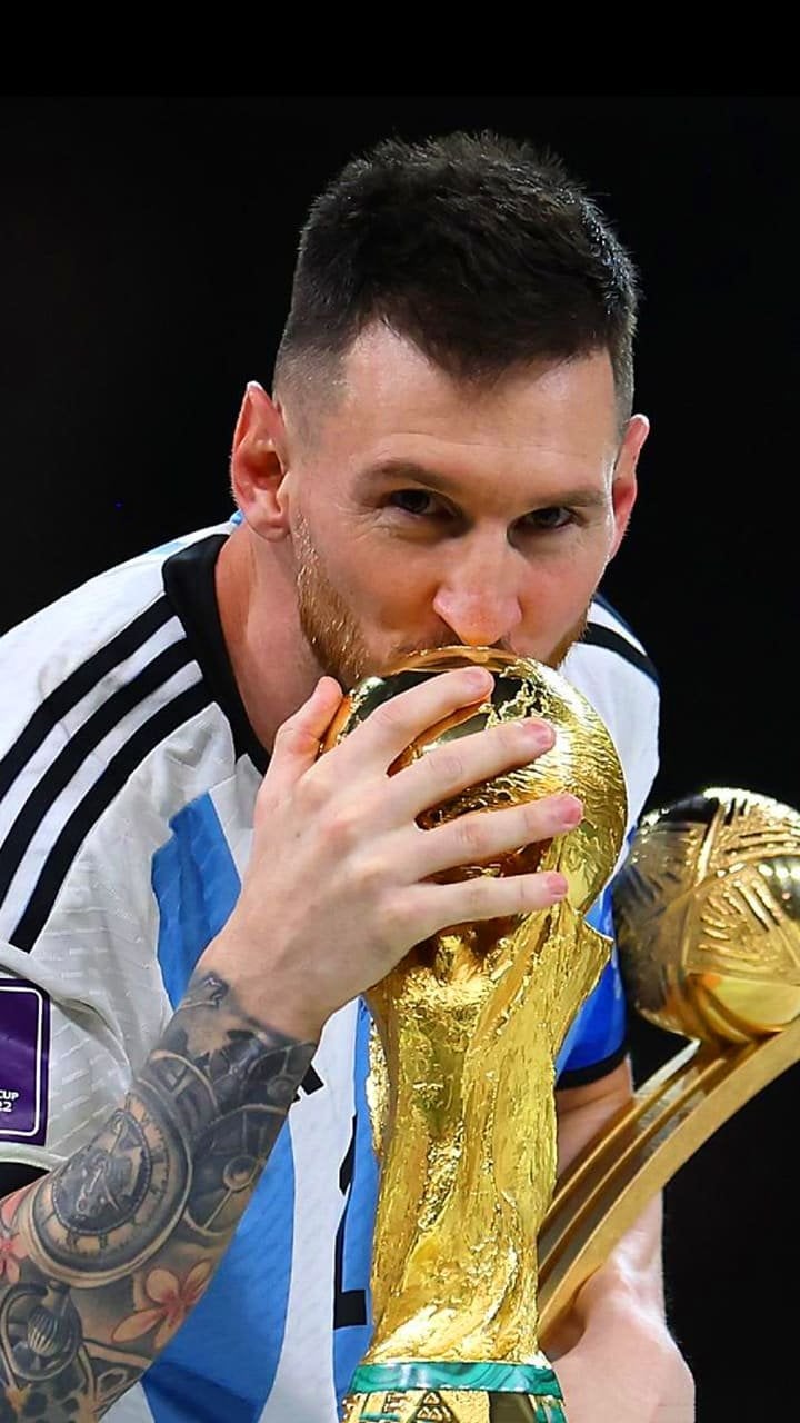 messi kiss world cup 0049