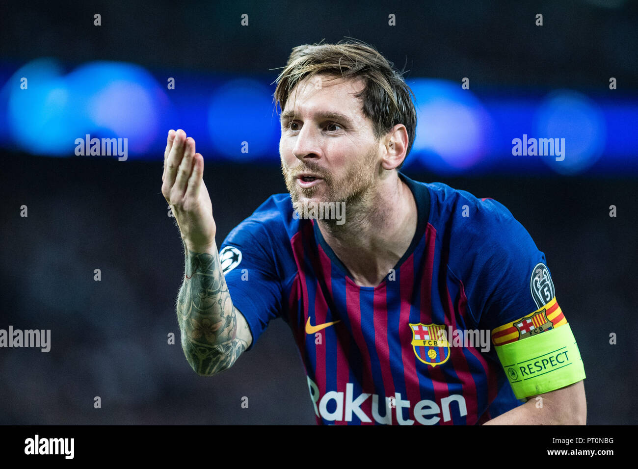 messi kissed 0016