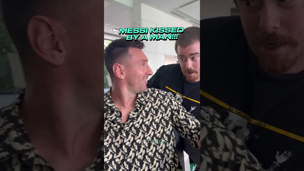 messi kissed 0018