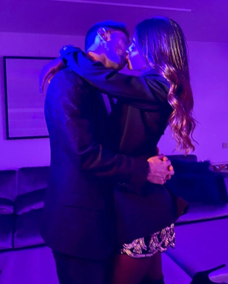messi kissed 0029