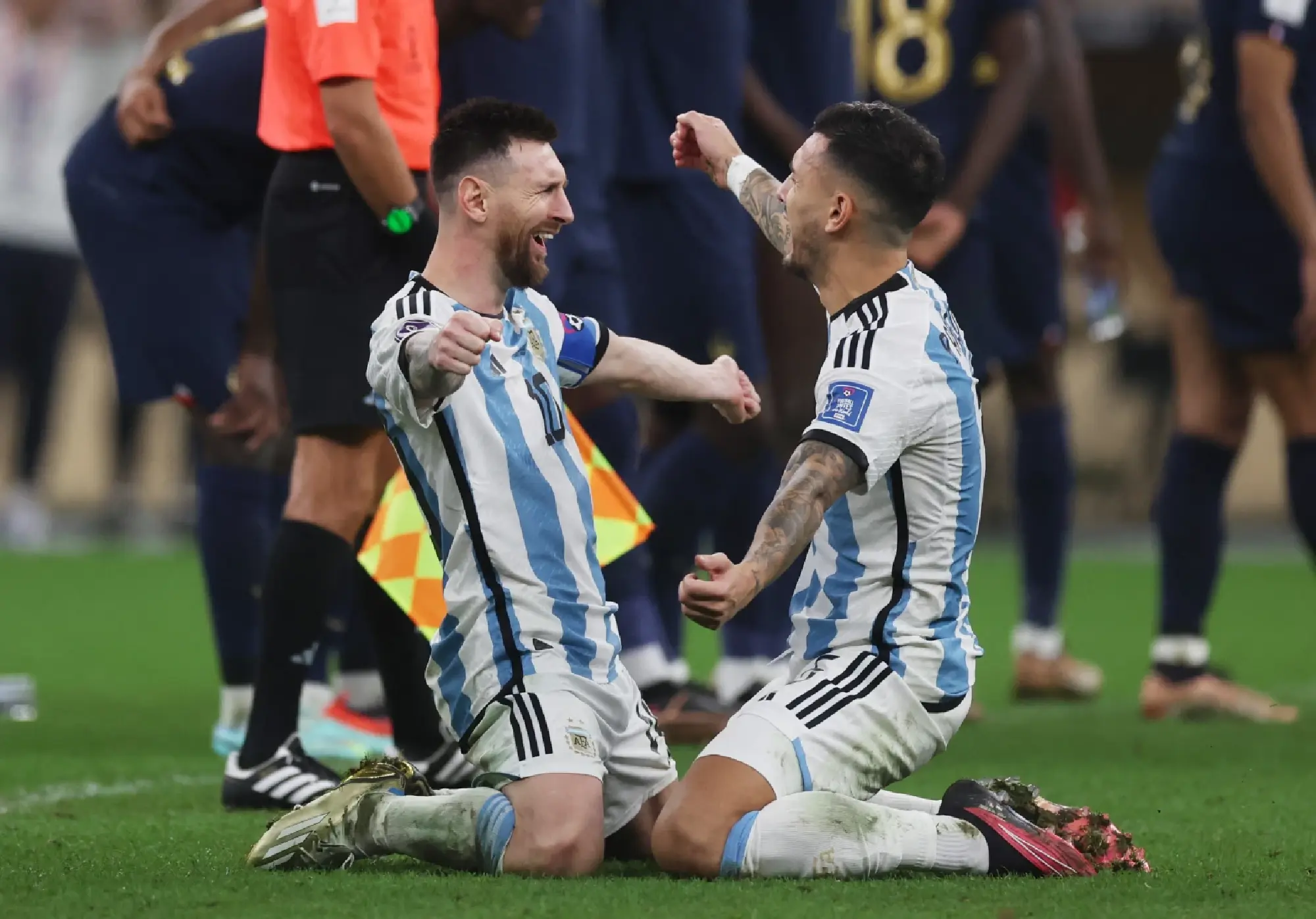messi kissed 0048