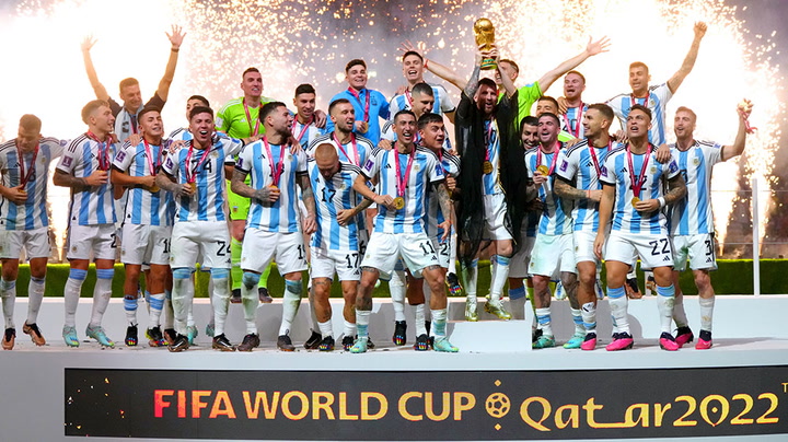 messi lifting the world cup 0037