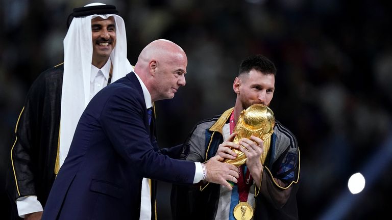 messi lifting the world cup 0039