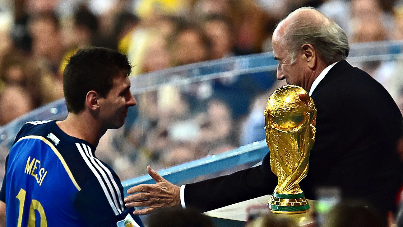 messi lifting the world cup 0044