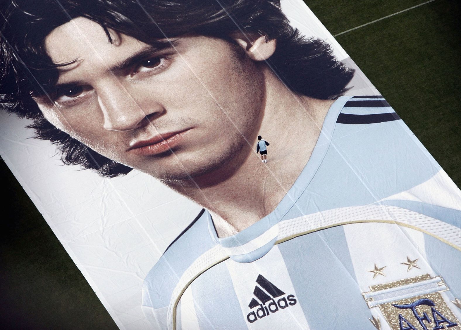 messi model photos 0036