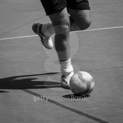messi running with ball 0015