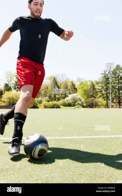 messi running with ball 0064