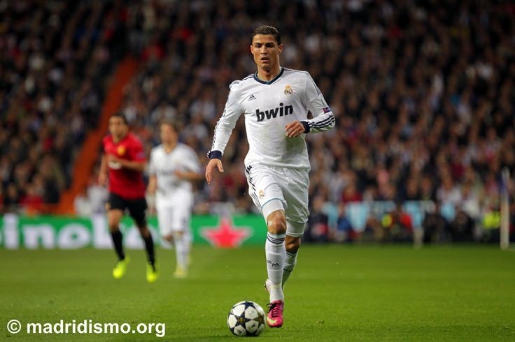 messi running with ball 0066