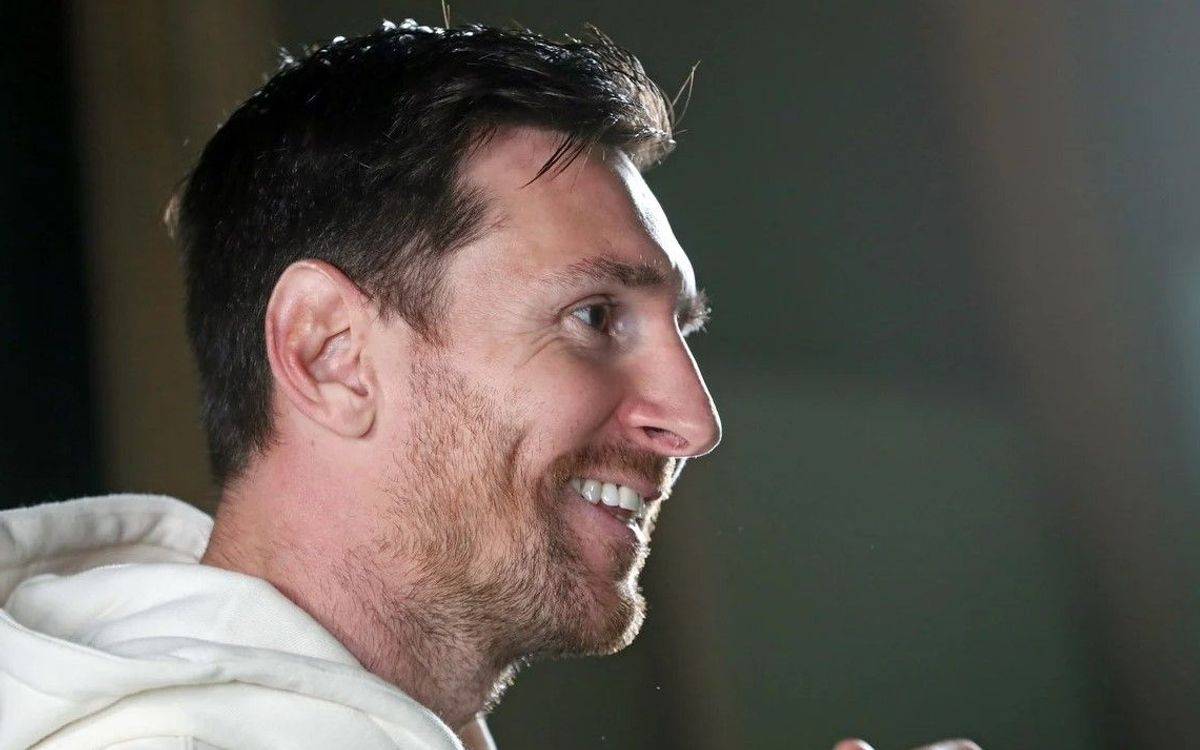 Messi side angle image