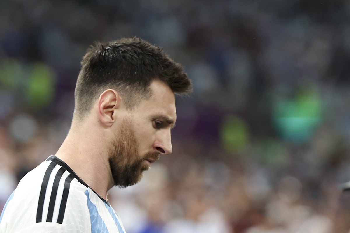 messi side view 0011