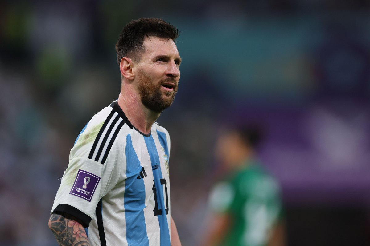 messi side view 0012