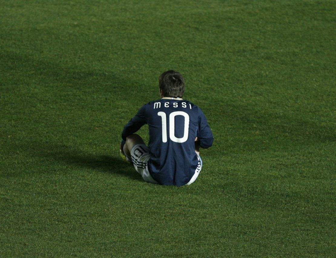 messi side view 0038