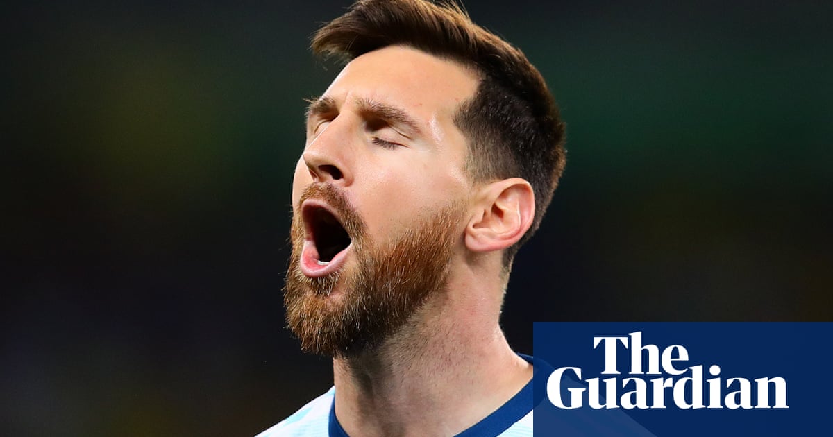 messi side view 0048