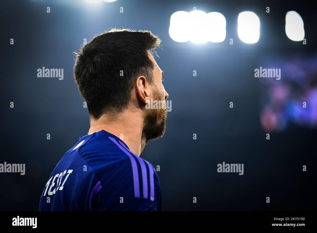 messi side view 0059