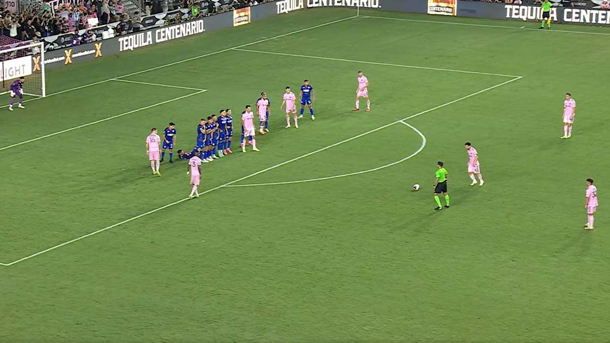 messi side view 0060