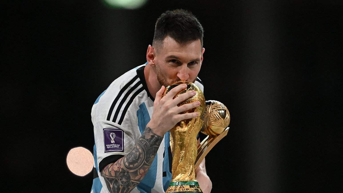 messi side view 0095