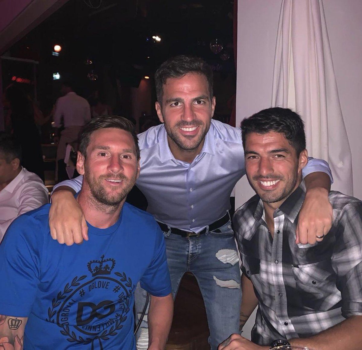 messi taking picture with fan 0013