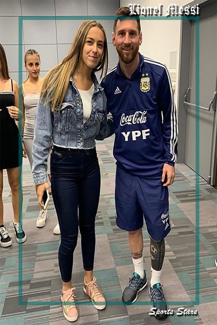 messi taking picture with fan 0014