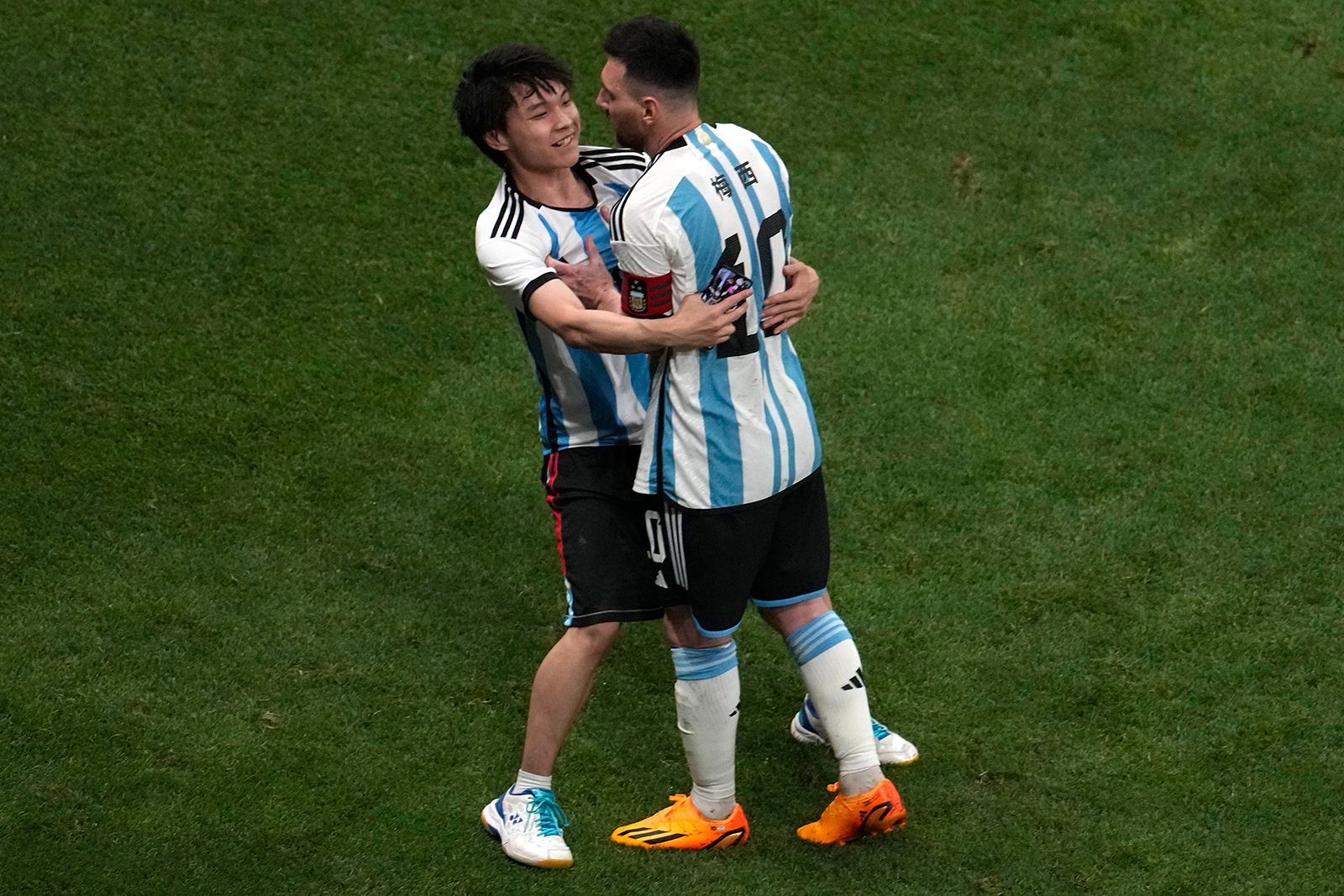 messi taking picture with fan 0022