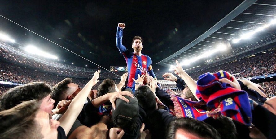 messi taking picture with fan 0037