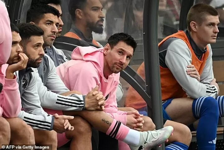 messi taking picture with fan 0082
