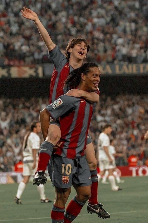Messi teenage football photos