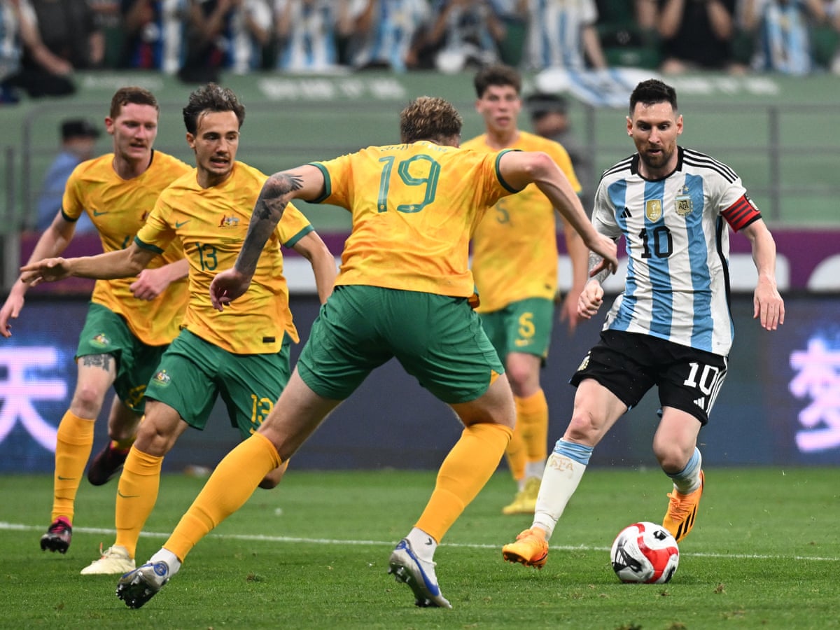 messi vs australia 0015