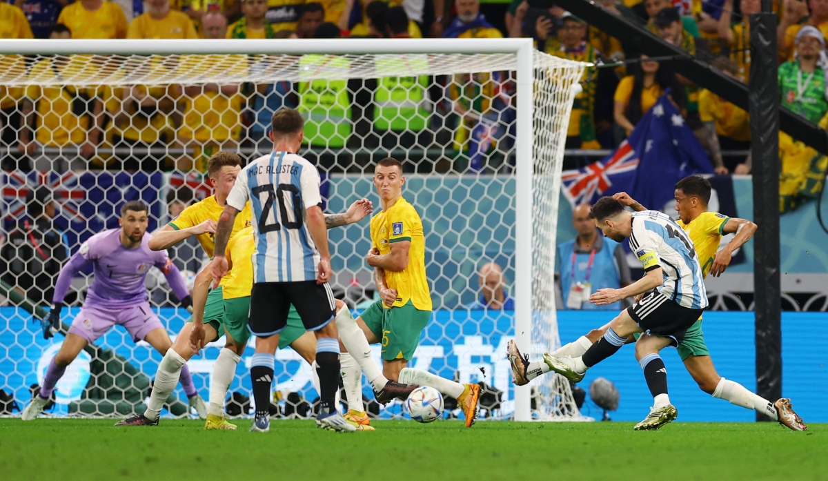 messi vs australia 0016