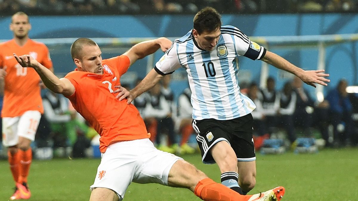 messi vs netherlands pic 0058
