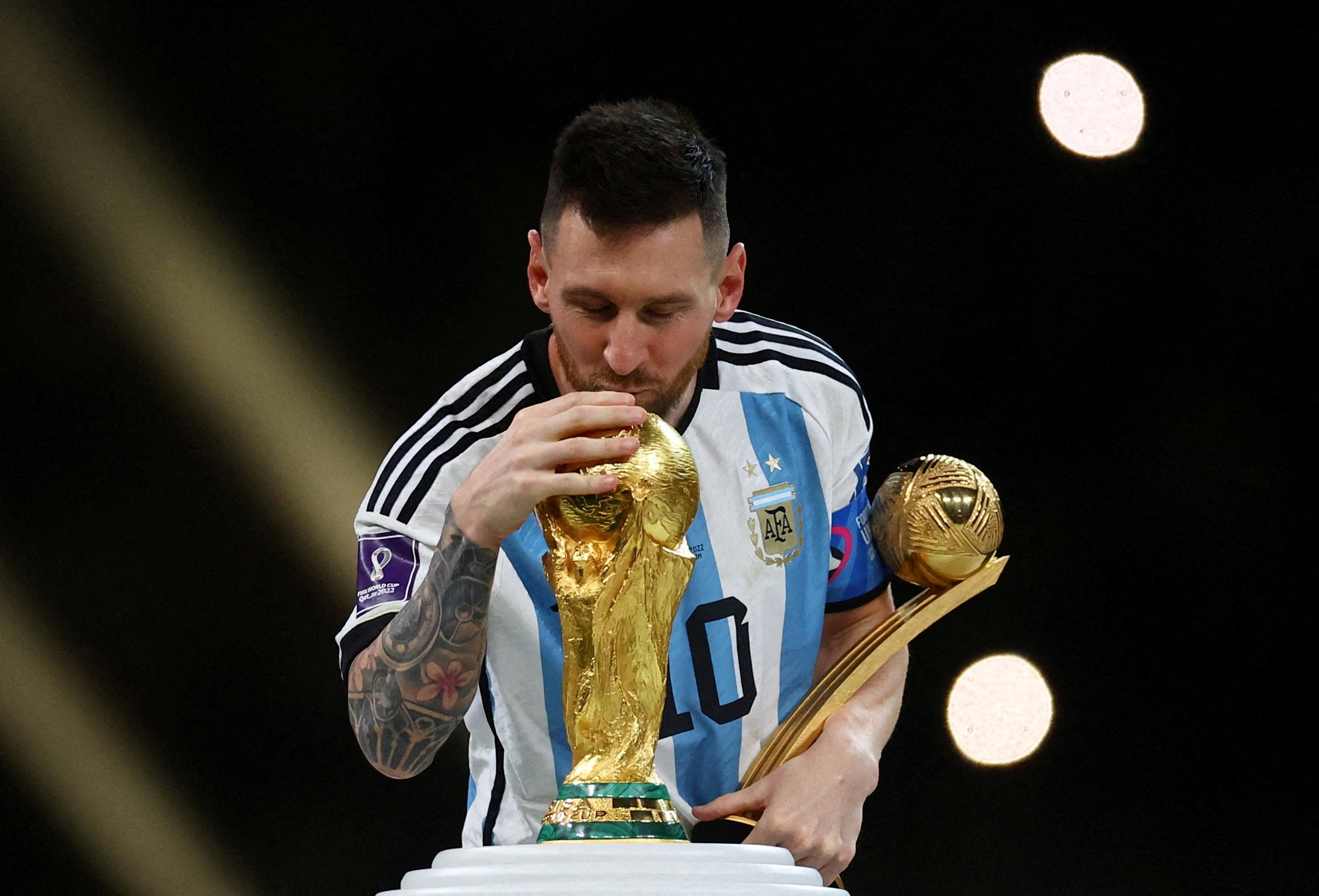 messi world cup trophy wallpaper 0012