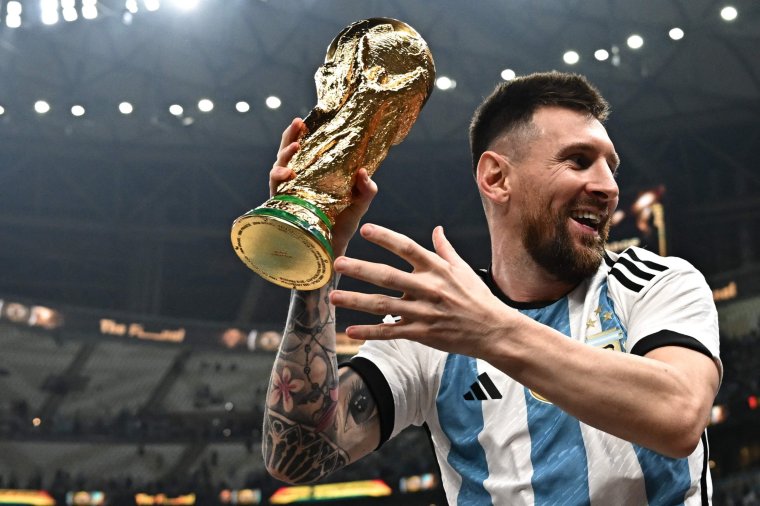 messi world cup trophy wallpaper 0033