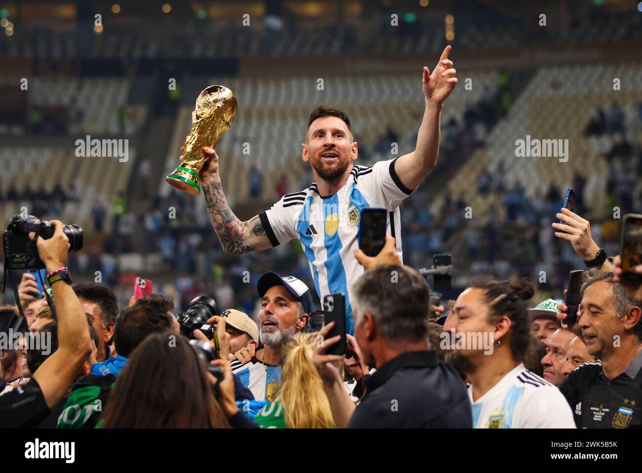 messi world cup trophy wallpaper 0046