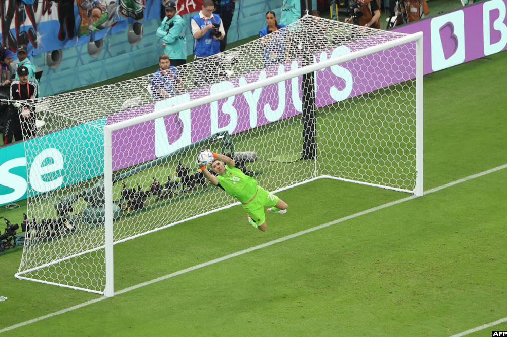 mexico free kick 0027