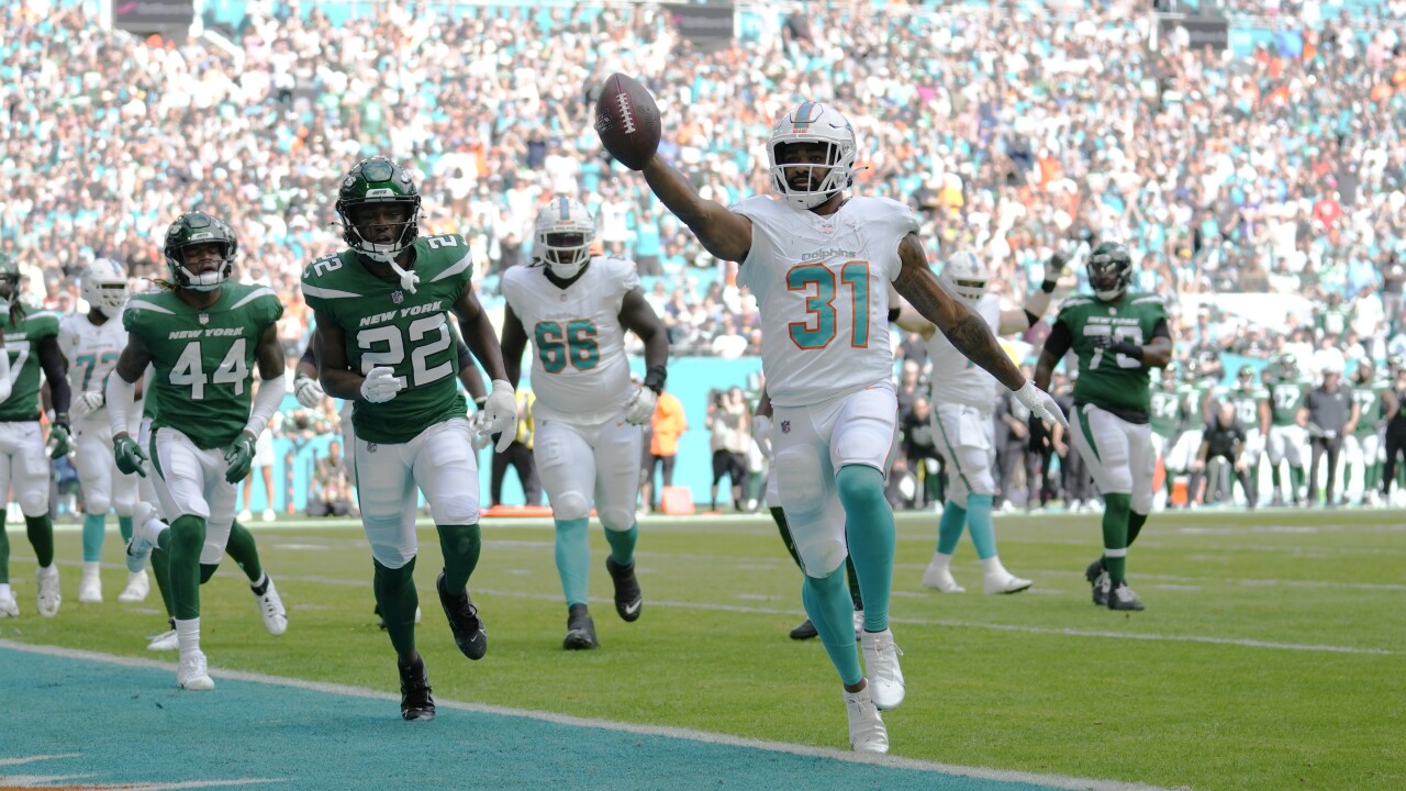 Miami Dolphins plays