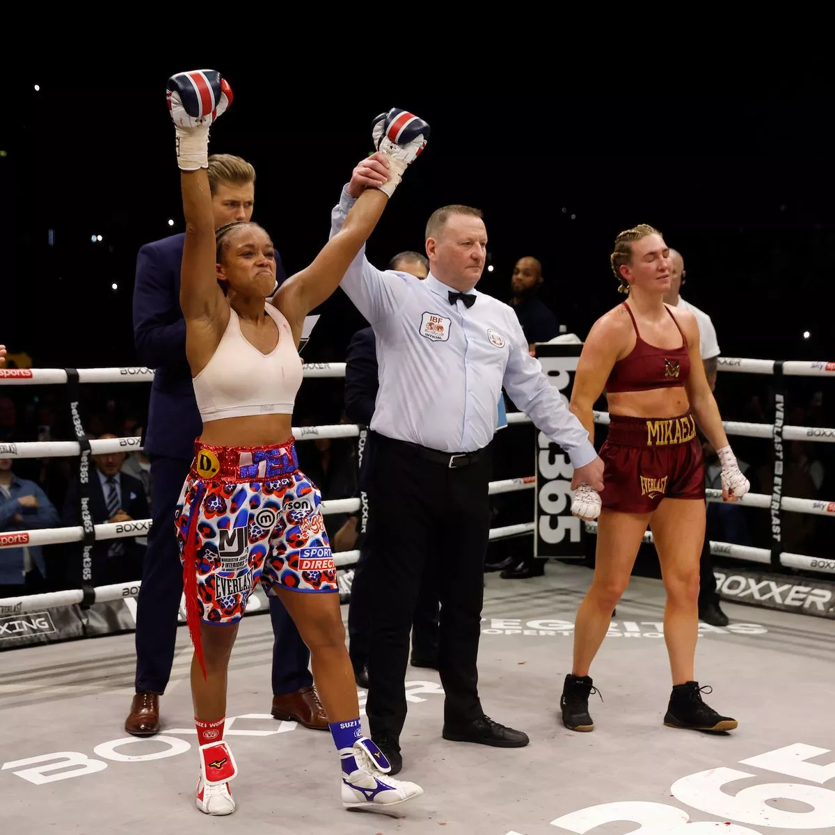 mikaela mayer vs natasha jonas 0014