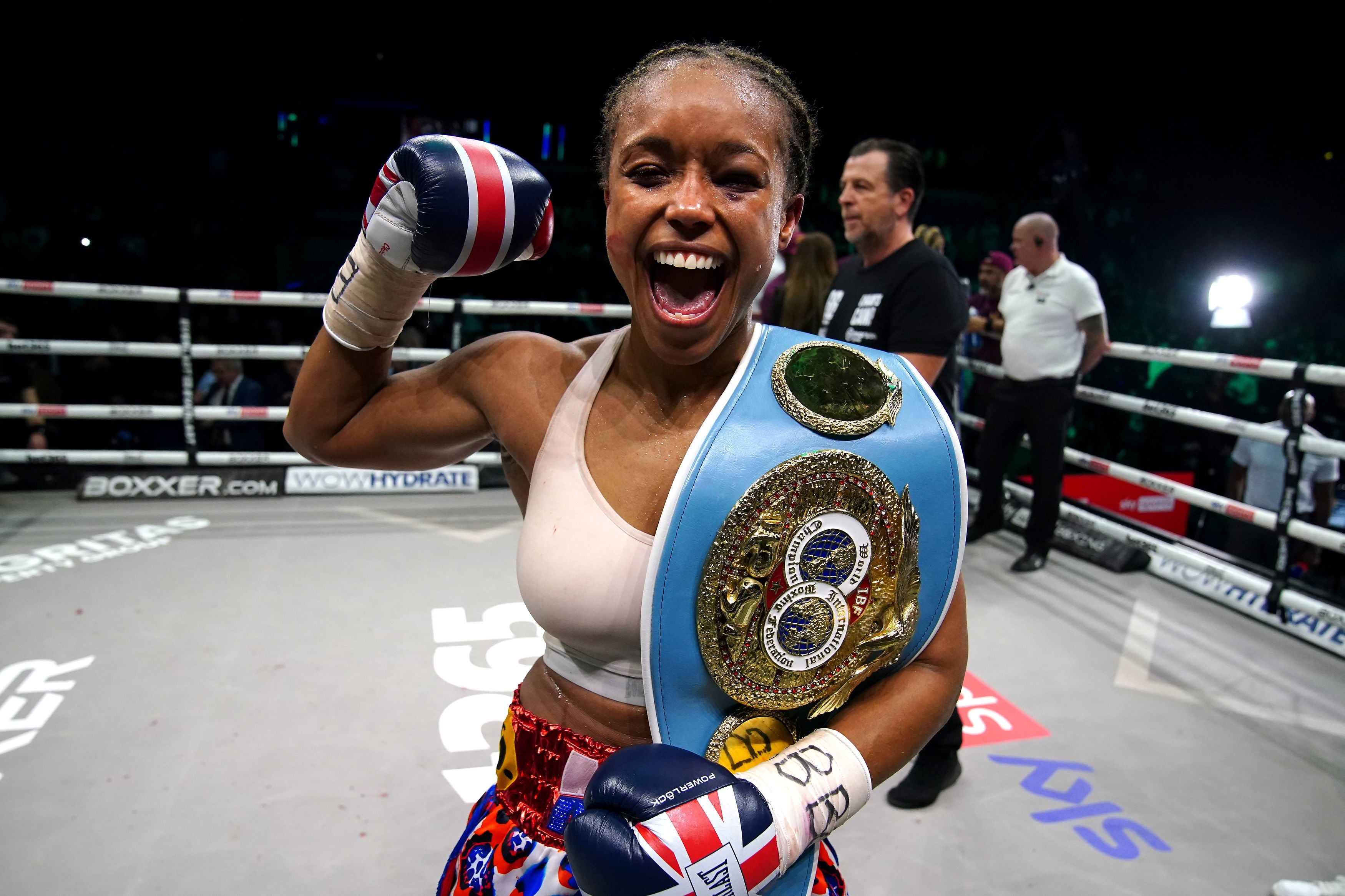 mikaela mayer vs natasha jonas 0022