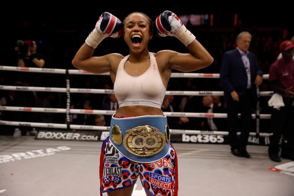 mikaela mayer vs natasha jonas 0024
