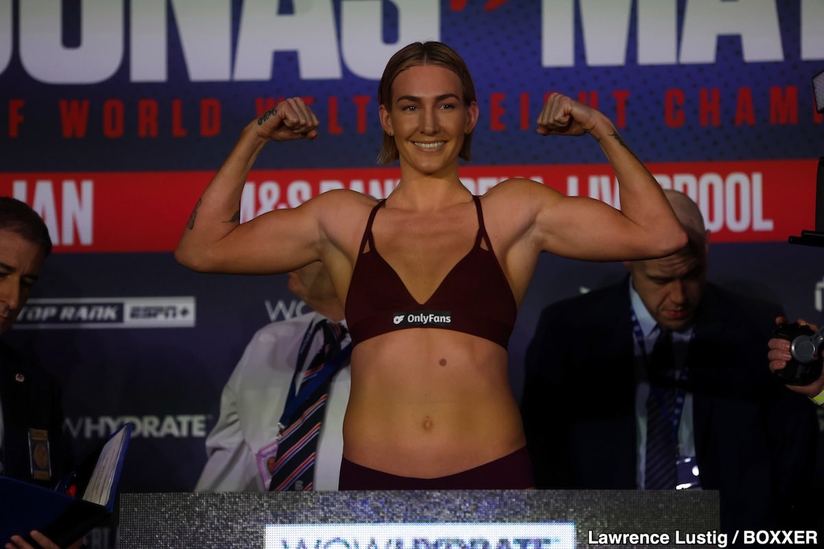 mikaela mayer vs natasha jonas 0027