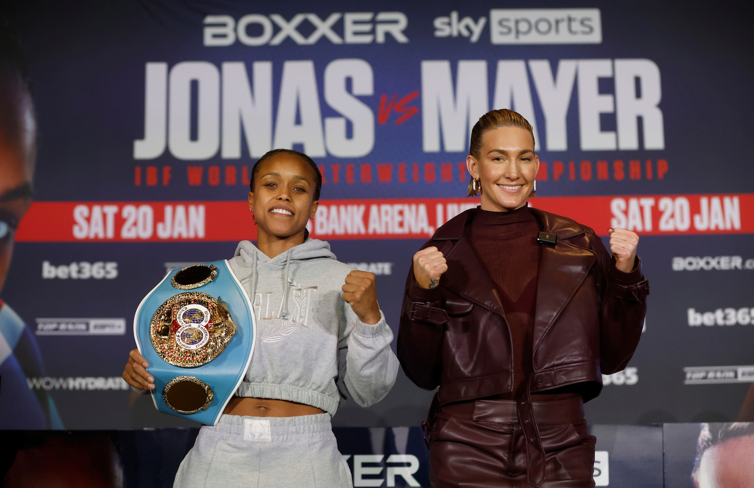 mikaela mayer vs natasha jonas 0029