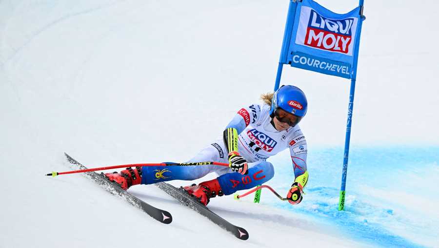 Mikaela Shiffrin skiing highlights.