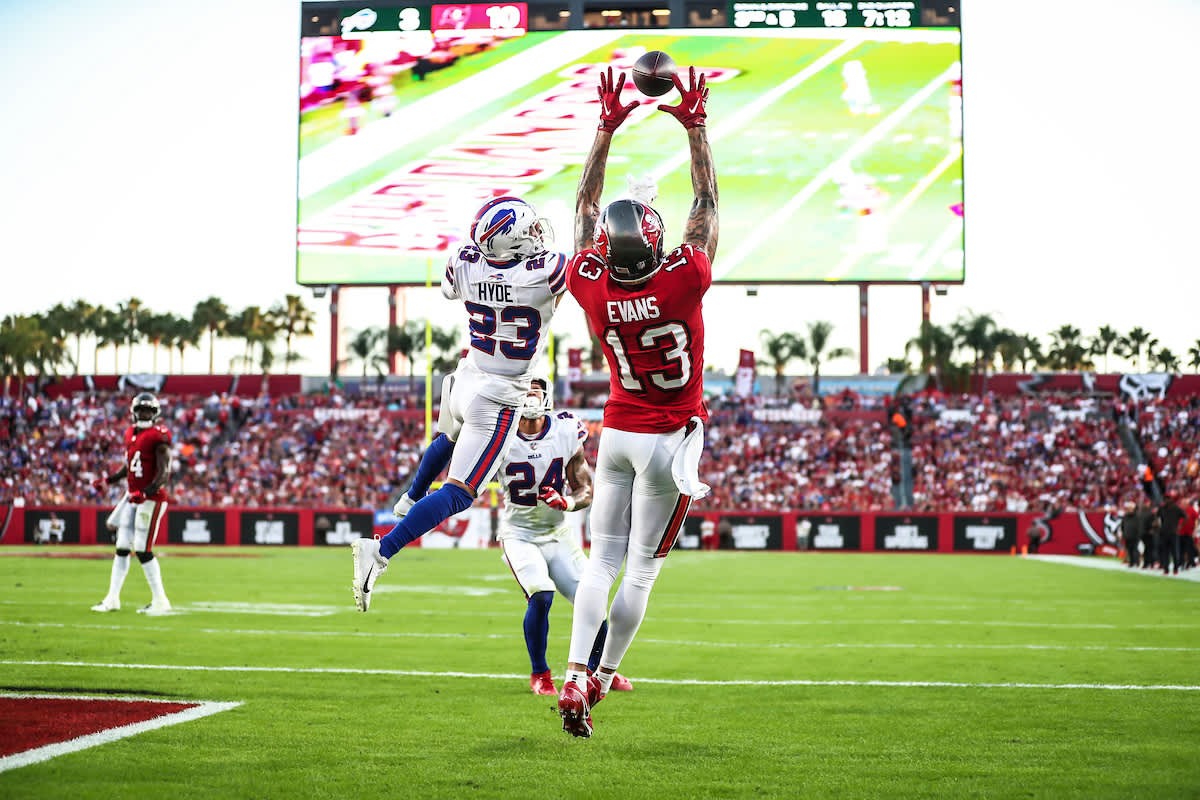 mike evans catch 0013