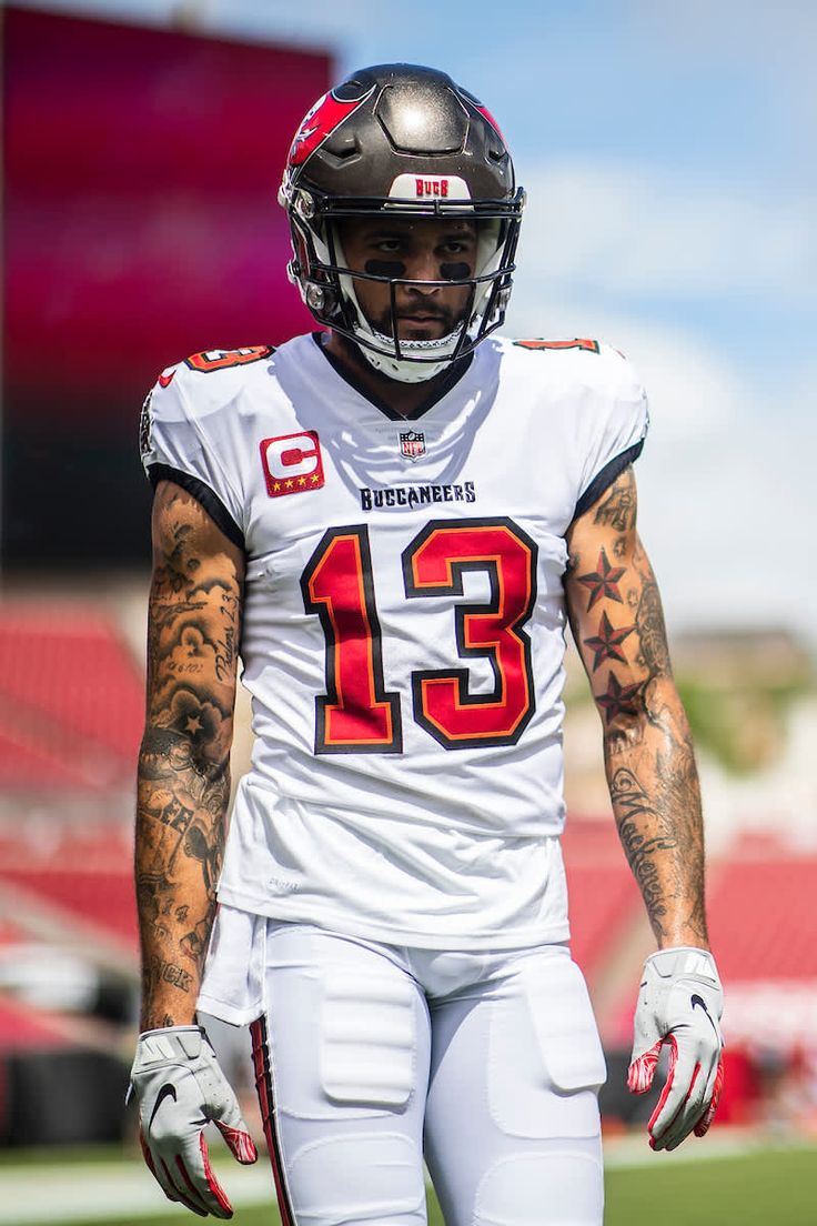 mike evans sports images