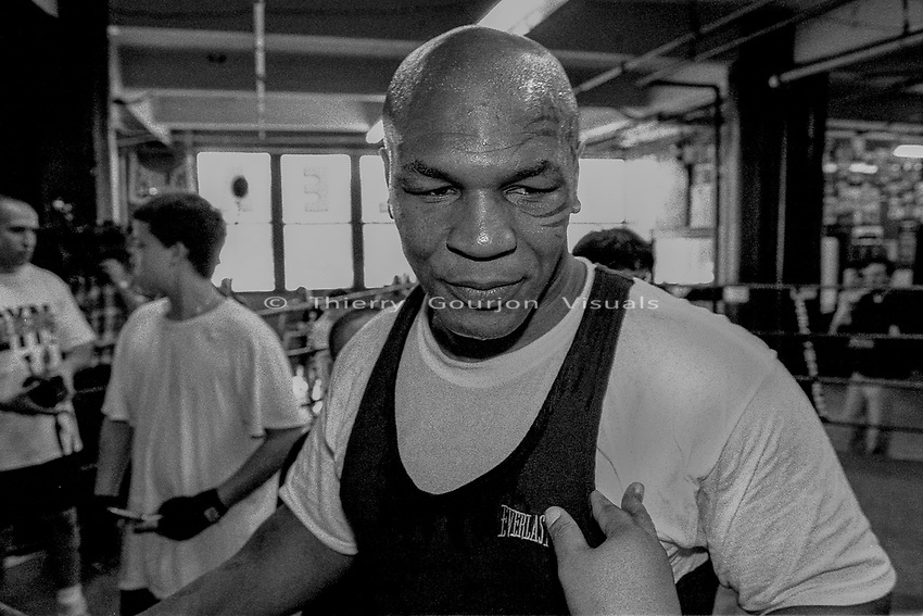 mike tyson bites holyfield ear video 0033