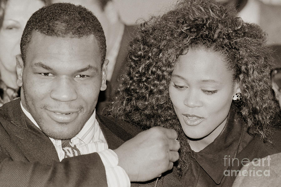 mike tyson bites holyfield ear video 0044