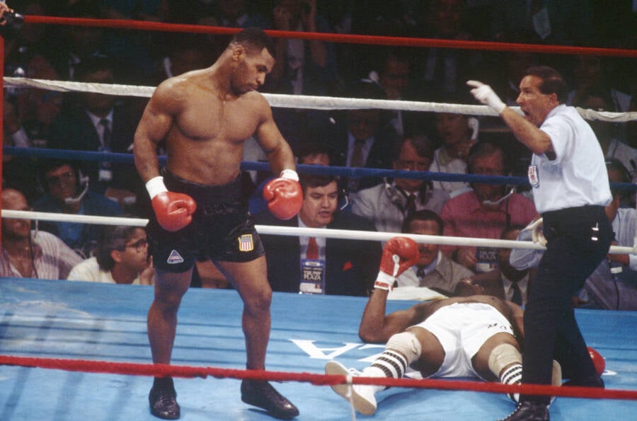 mike tyson bites holyfield ear video 0019
